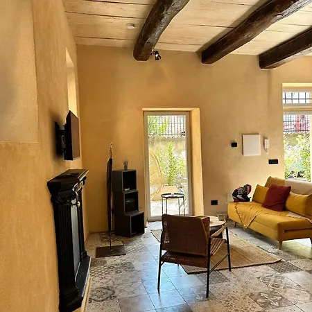 Lovely Apartment In Tapigliano, 80 M² With Terrace Appartement