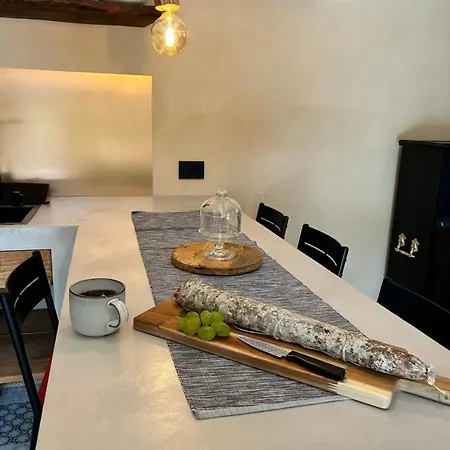 Appartement Lovely Apartment In Tapigliano, 80 M² With Terrace Nebbiuno